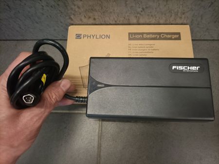 Phylion , Joycube , Fischer  Ladegerät  (Trapez) 48V