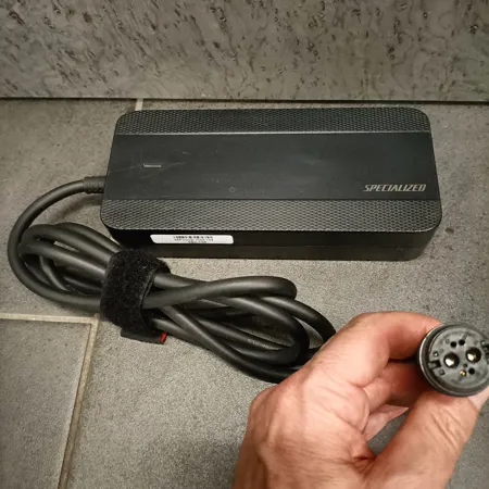 Specialized Turbo Ladegerät 36V